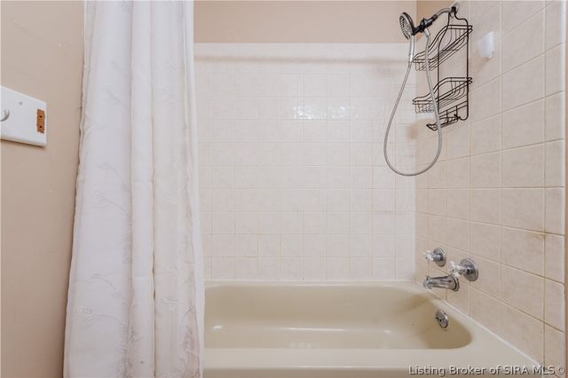 613 Catalpa Street, Sellersburg, IN 47172