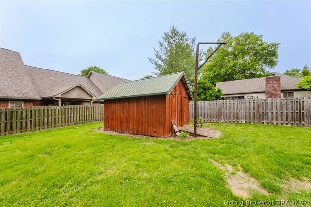 613 Catalpa Street, Sellersburg, IN 47172