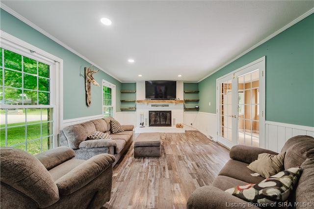 613 Catalpa Street, Sellersburg, IN 47172