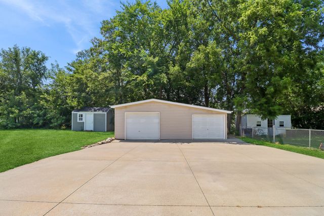 4032 56th Street, Des Moines, IA 50310
