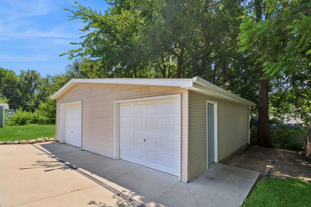 4032 56th Street, Des Moines, IA 50310