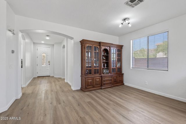 18132 W CARDINAL Drive, Goodyear, AZ 85338