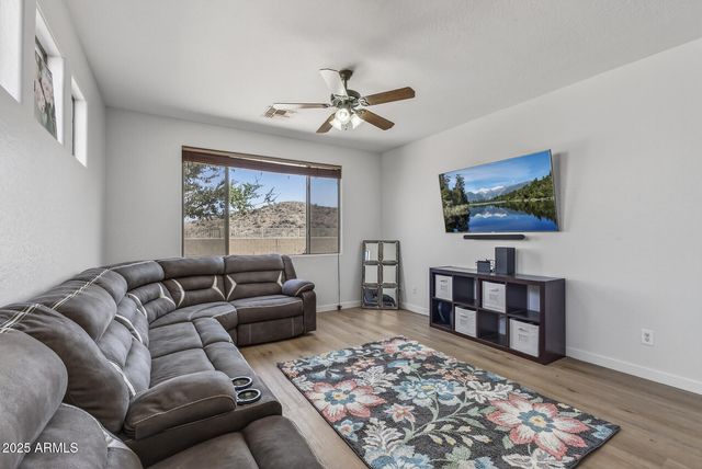 18132 W CARDINAL Drive, Goodyear, AZ 85338