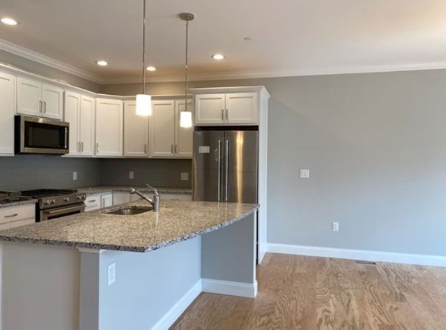 299 Lexington St 31, Woburn, MA 01801