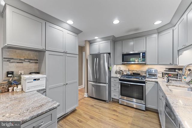 802 WEATHERSTONE DR, Paoli, PA 19301