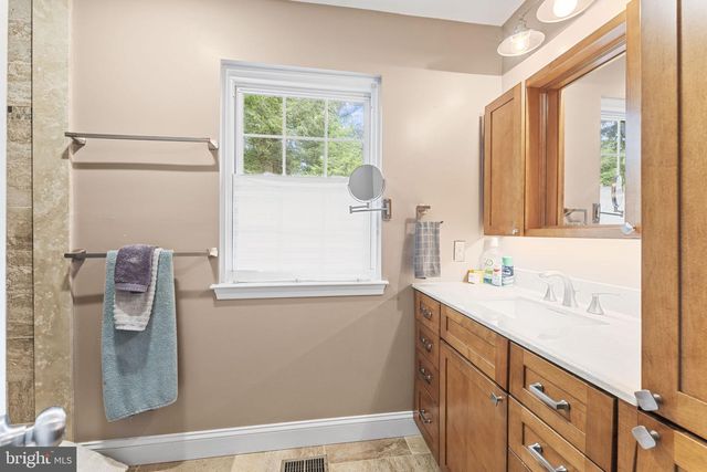 802 WEATHERSTONE DR, Paoli, PA 19301