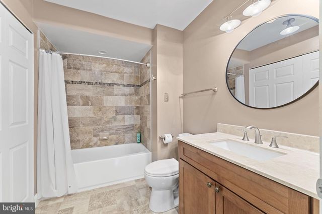 802 WEATHERSTONE DR, Paoli, PA 19301