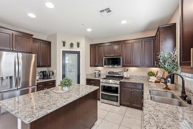 9817 Carico Way, Elk Grove, CA 95757