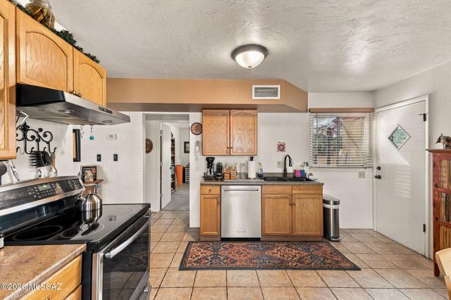 1425 N Sycamore Boulevard, Tucson, AZ 85712