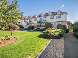 18 Williamsburg Court 1, Shrewsbury, MA 01545