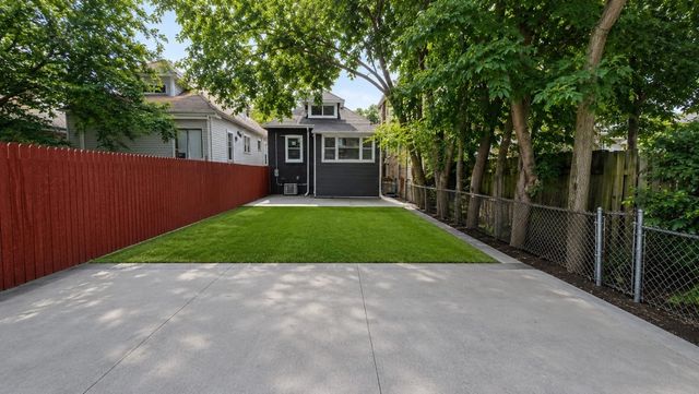 6818 S Wood Street, Chicago, IL 60636