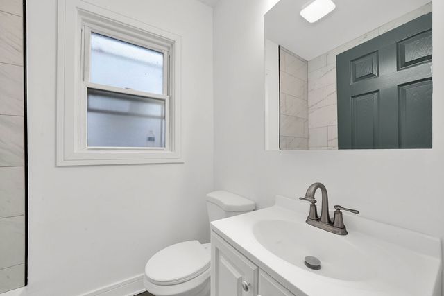 6818 S Wood Street, Chicago, IL 60636