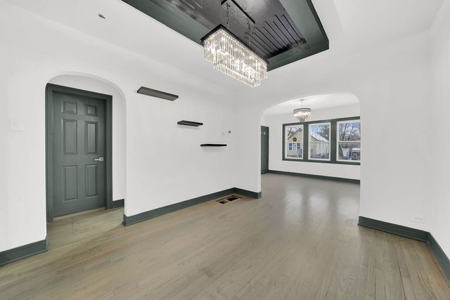 6818 S Wood Street, Chicago, IL 60636