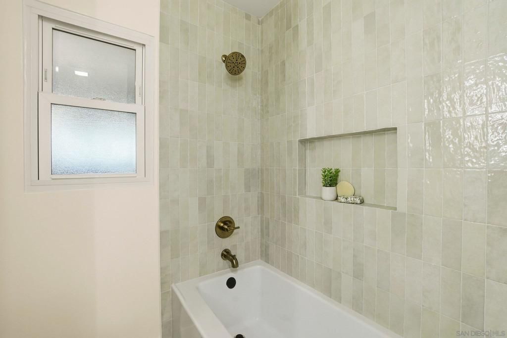 Image 14 of property listing at 12043 Gay Rio, Lakeside, CA 92040