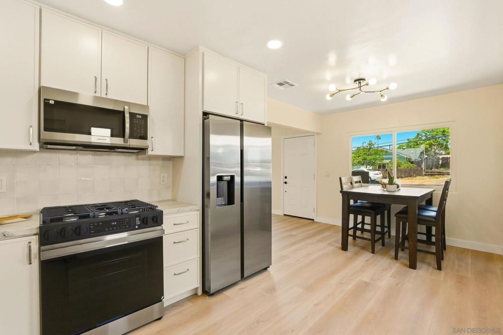 Image 34 of property listing at 12043 Gay Rio, Lakeside, CA 92040