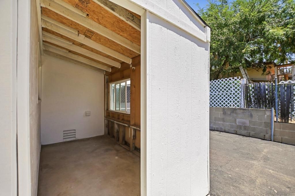 Image 39 of property listing at 12043 Gay Rio, Lakeside, CA 92040