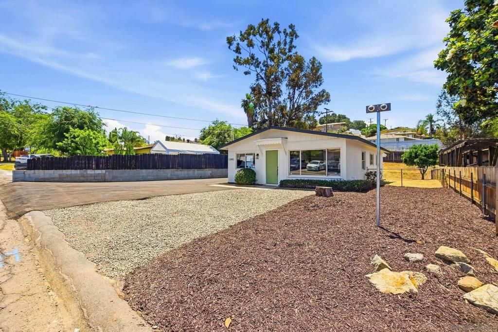 Image 6 of property listing at 12043 Gay Rio, Lakeside, CA 92040