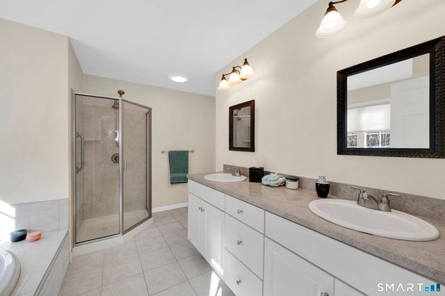 5 South Hollow 5, East Hampton, CT 06424