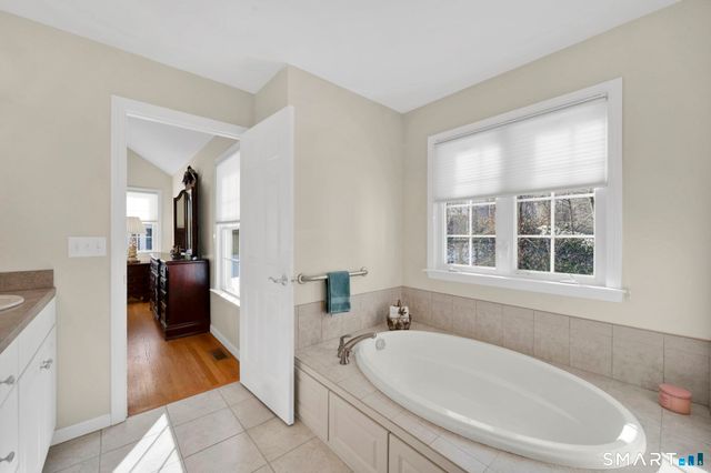 5 South Hollow 5, East Hampton, CT 06424