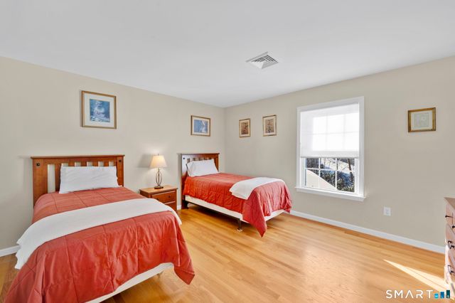 5 South Hollow 5, East Hampton, CT 06424