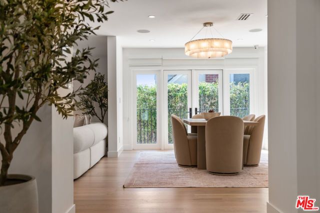 813 N Doheny Drive, Beverly Hills, CA 90210