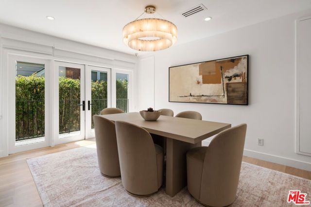 813 N Doheny Drive, Beverly Hills, CA 90210