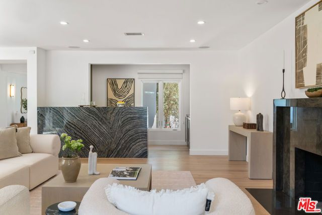 813 N Doheny Drive, Beverly Hills, CA 90210