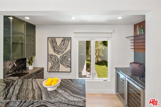 813 N Doheny Drive, Beverly Hills, CA 90210