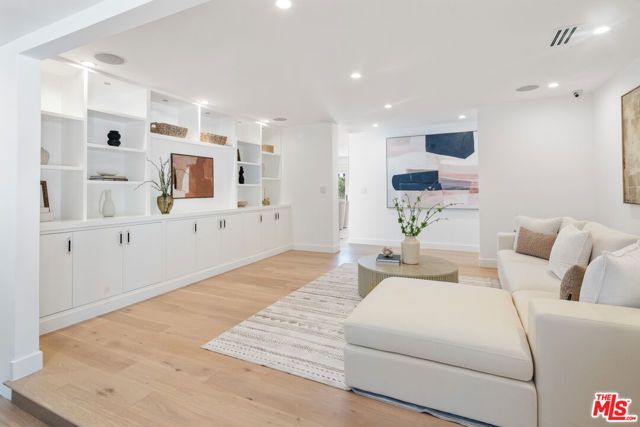 813 N Doheny Drive, Beverly Hills, CA 90210