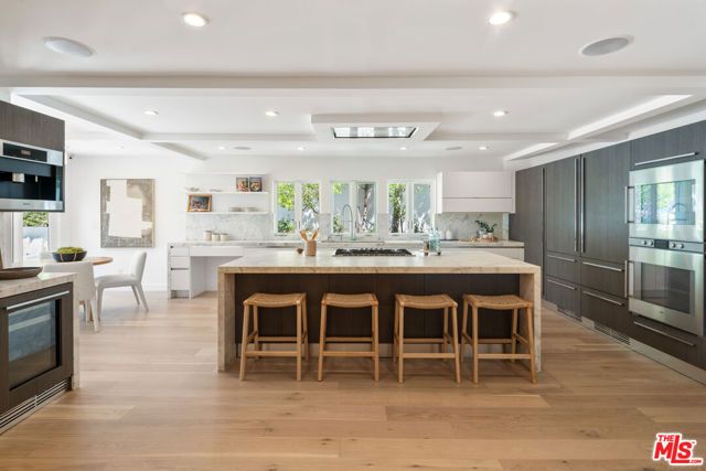 813 N Doheny Drive, Beverly Hills, CA 90210