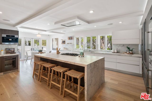 813 N Doheny Drive, Beverly Hills, CA 90210