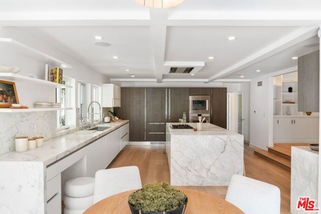 813 N Doheny Drive, Beverly Hills, CA 90210