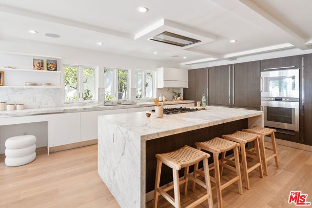 813 N Doheny Drive, Beverly Hills, CA 90210