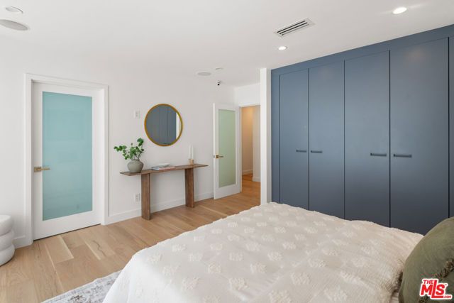 813 N Doheny Drive, Beverly Hills, CA 90210