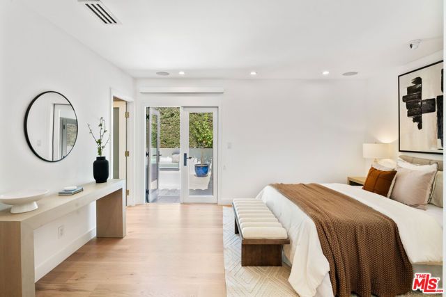 813 N Doheny Drive, Beverly Hills, CA 90210