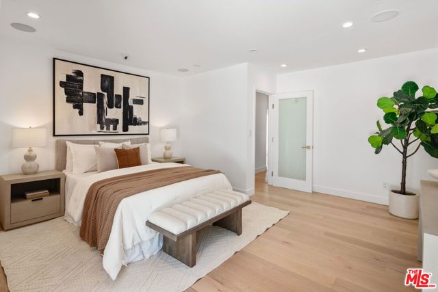 813 N Doheny Drive, Beverly Hills, CA 90210