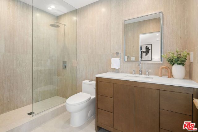 813 N Doheny Drive, Beverly Hills, CA 90210