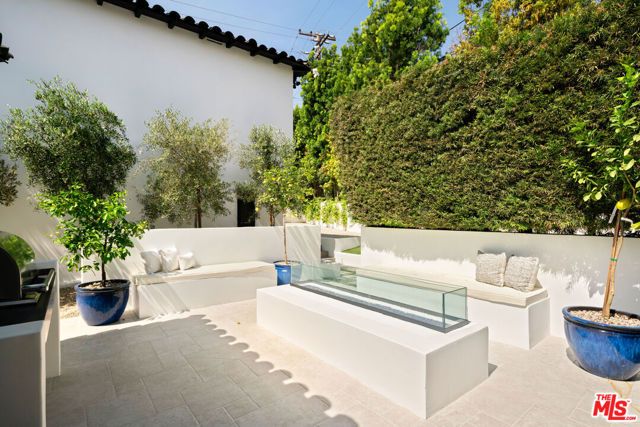 813 N Doheny Drive, Beverly Hills, CA 90210