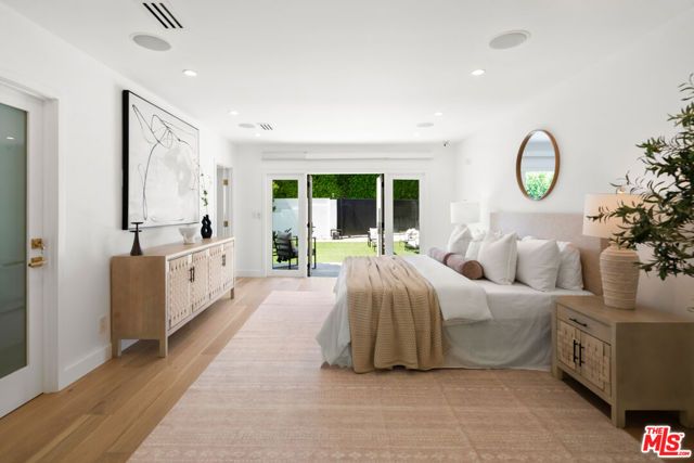 813 N Doheny Drive, Beverly Hills, CA 90210