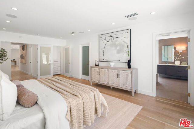 813 N Doheny Drive, Beverly Hills, CA 90210