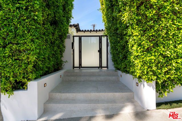 813 N Doheny Drive, Beverly Hills, CA 90210