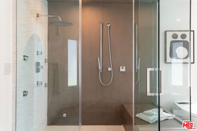 813 N Doheny Drive, Beverly Hills, CA 90210