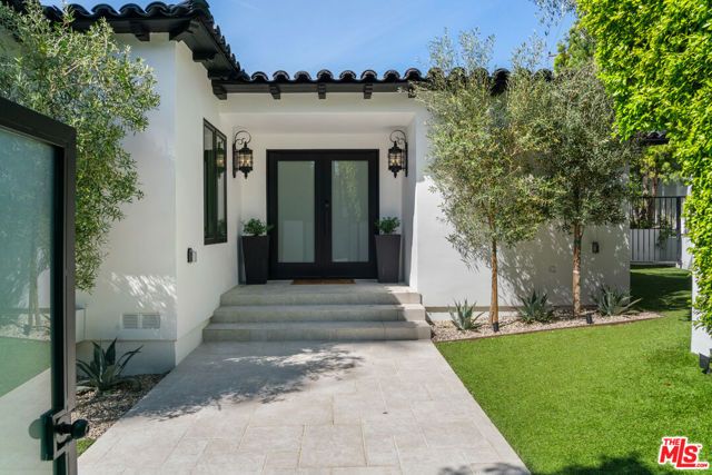 813 N Doheny Drive, Beverly Hills, CA 90210