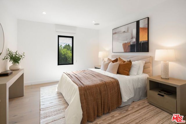 813 N Doheny Drive, Beverly Hills, CA 90210