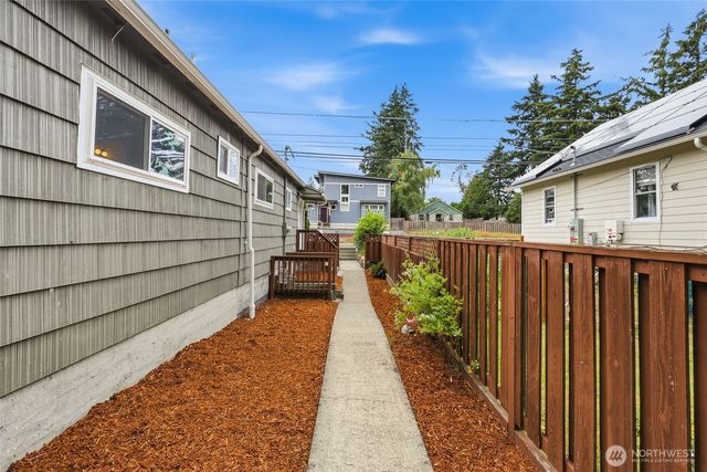 316 SW 124th Street, Seattle, WA 98146
