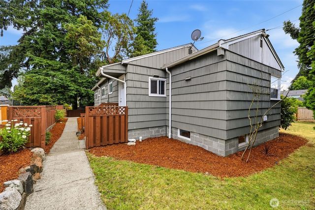 316 SW 124th Street, Seattle, WA 98146