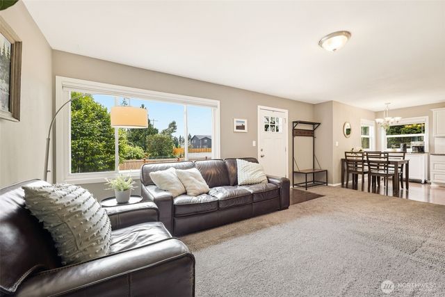 316 SW 124th Street, Seattle, WA 98146