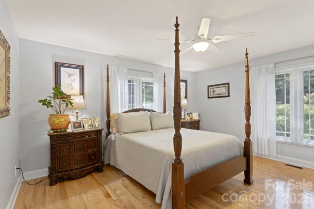 231 Kimberly Ann Drive, Hendersonville, NC 28792