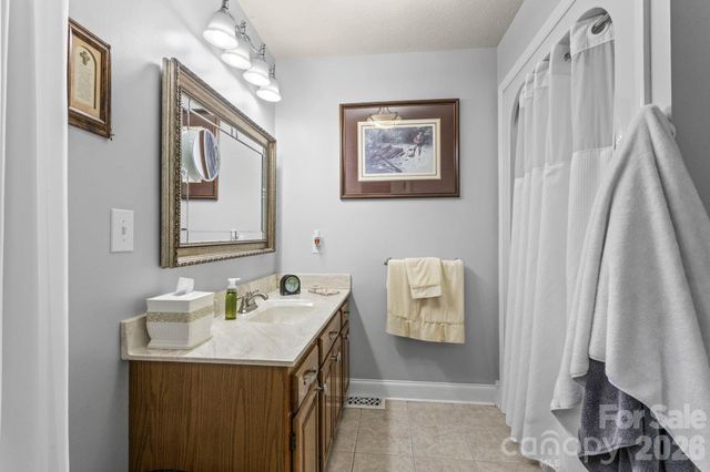 231 Kimberly Ann Drive, Hendersonville, NC 28792