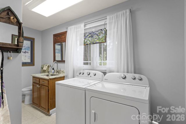 231 Kimberly Ann Drive, Hendersonville, NC 28792